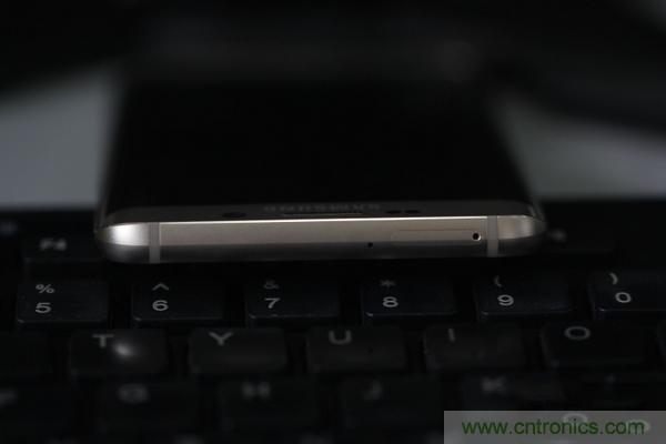 三星S6 Edge+拆解：比S6 Edge加在哪里？