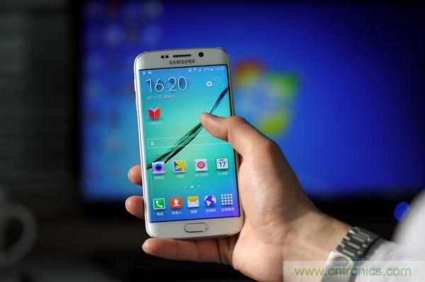 三星S6 Edge+拆解：比S6 Edge加在哪里？